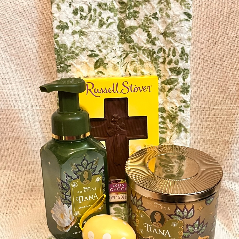 Bath & Body Works, Disney’s Tiana Gift Bundle.